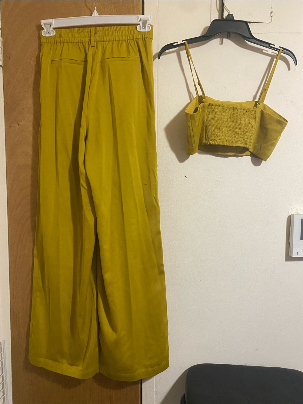 House of Harlow 1960 Mustard Yellow Wide-Leg Pants & Cropped Cami Open to Offers - Picture 2 of 16